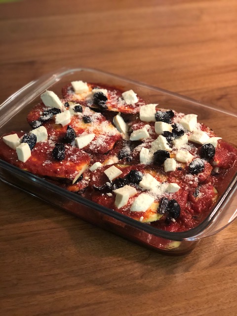 Low Carb Rezept Auberginen-Lasagne mit Mozzarella, Parmesan und Oliven